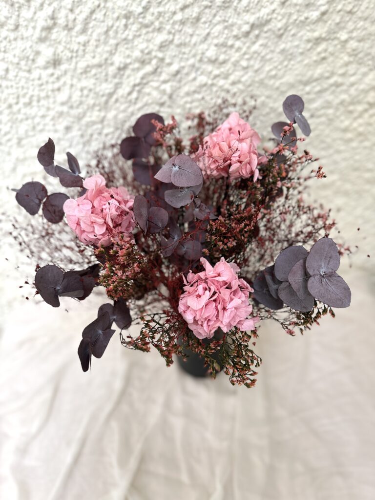 preserved eucalyptus silver drop, eucalyptus gunnii, dried eucalyptus, preserved broom, hydrangea and eucalyptus, limonium floral bouquet, vase bouquet wholesale
