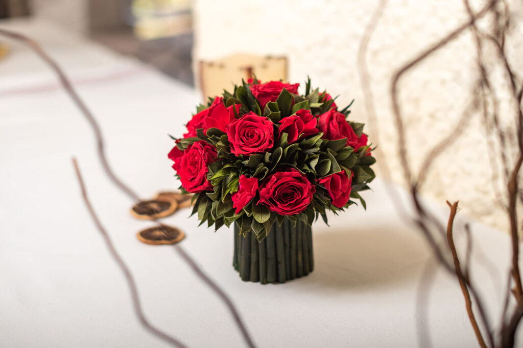 preserved velvet leaves, preserved pigeon pea, wholesale, preserved rose, preserved floral bouquet